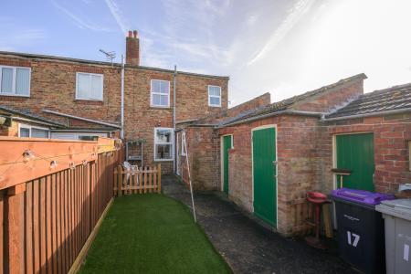 3 bedroom End of terrace house for sale in West End, Spilsby, PE23