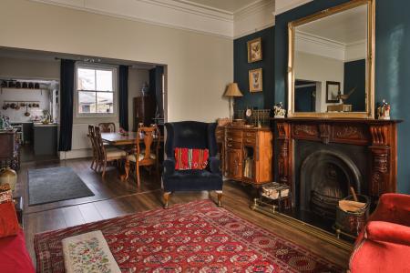 6 bedroom Terraced House for sale in 1 West End, Spilsby, PE23