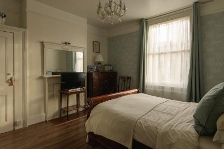 6 bedroom Terraced House for sale in 1 West End, Spilsby, PE23