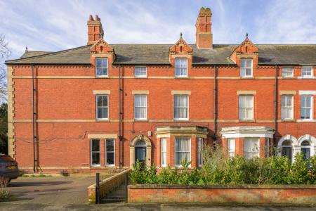 6 bedroom Terraced House for sale in 1 West End, Spilsby, PE23