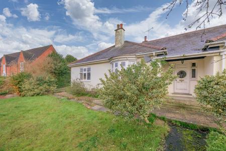 2 bedroom Semi-detached bungalow for sale in Halton Road, Spilsby, PE23