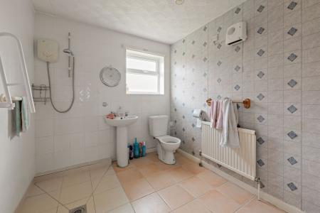 3 bedroom Detached bungalow for sale in Cul De Sac, Stickford, PE22