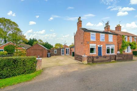 3 bedroom Detached house for sale in Firsby, Spilsby, PE23