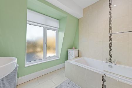 5 bedroom Detached house for sale in Horncastle Road, Woodhall Spa, LN10