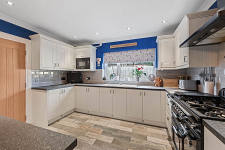 5 bedroom Detached house for sale in Horncastle Road, Woodhall Spa, LN10