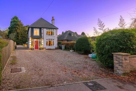 5 bedroom Detached house for sale in Horncastle Road, Woodhall Spa, LN10