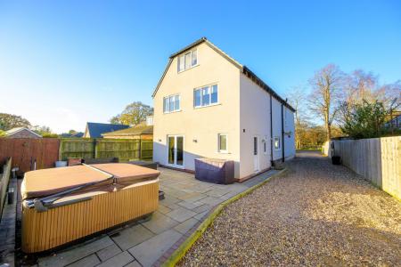 5 bedroom Detached house for sale in Horncastle Road, Woodhall Spa, LN10