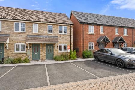 2 bedroom End of terrace house for sale in Lee Avenue, Coningsby, LN4