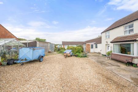 4 bedroom Detached house for sale in Fen Road, Stickford, PE22