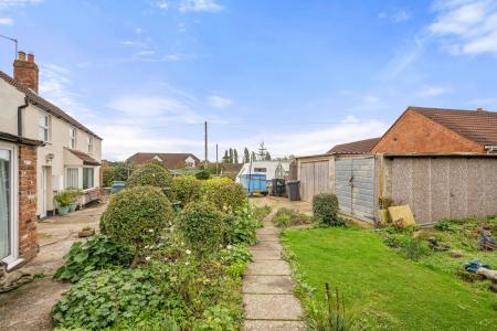 4 bedroom Detached house for sale in Fen Road, Stickford, PE22