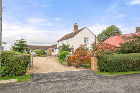 4 bedroom Detached house for sale in Fen Road, Stickford, PE22