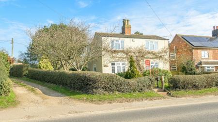 4 bedroom Detached house for sale in Main Road, East Keal, PE23