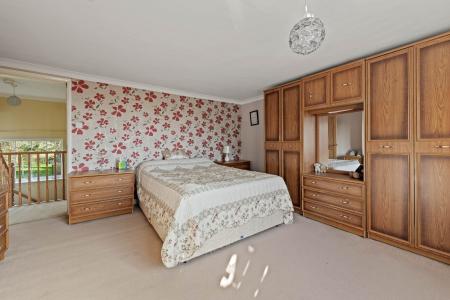 4 bedroom Detached house for sale in Main Road, East Keal, PE23