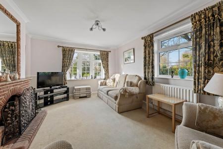 4 bedroom Detached house for sale in Main Road, East Keal, PE23