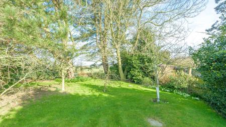 4 bedroom Detached house for sale in Main Road, East Keal, PE23