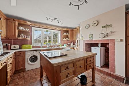 4 bedroom Detached house for sale in Main Road, East Keal, PE23