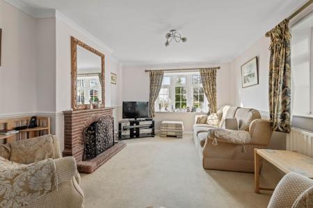 4 bedroom Detached house for sale in Main Road, East Keal, PE23
