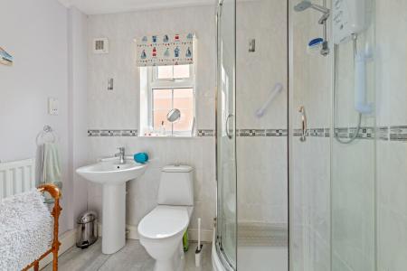 4 bedroom Detached house for sale in Main Road, East Keal, PE23