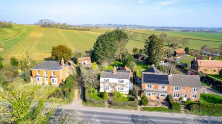 4 bedroom Detached house for sale in Main Road, East Keal, PE23