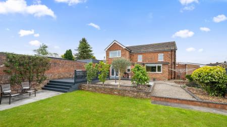 4 bedroom Detached house for sale in Station Road, Willoughby, LN13