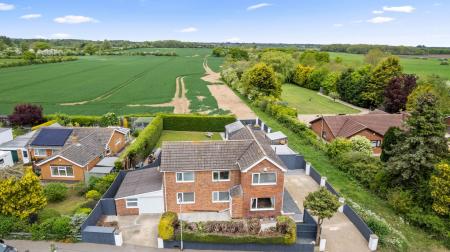 4 bedroom Detached house for sale in Station Road, Willoughby, LN13