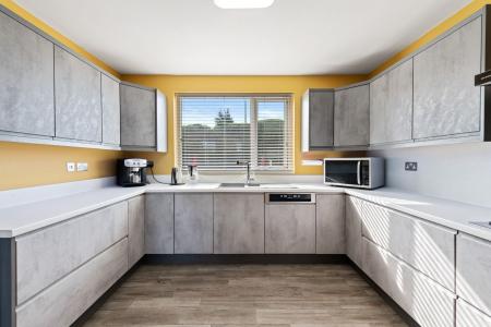 4 bedroom Detached house for sale in Station Road, Willoughby, LN13