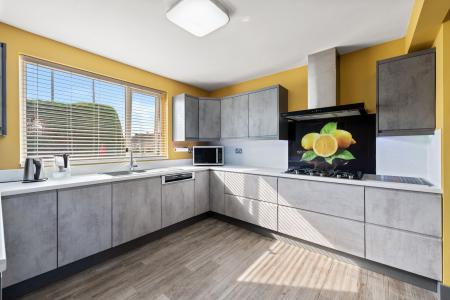 4 bedroom Detached house for sale in Station Road, Willoughby, LN13