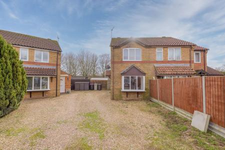 2 bedroom Semi-detached house for sale in College Park, Horncastle, LN9