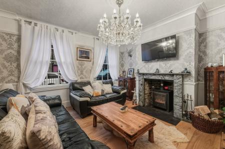 3 bedroom Semi-detached house for sale in Queen Street, Horncastle, LN9