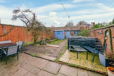 3 bedroom Semi-detached house for sale in Queen Street, Horncastle, LN9