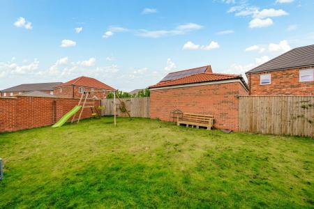 4 bedroom Detached house for sale in Malt Kiln Crescent, Horncastle, LN9