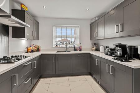 4 bedroom Detached house for sale in Malt Kiln Crescent, Horncastle, LN9