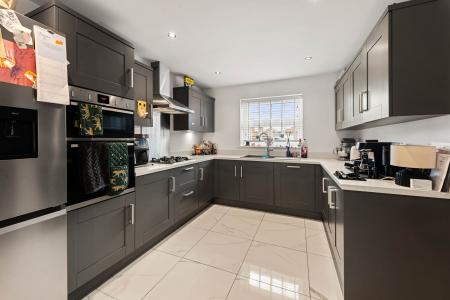 4 bedroom Detached house for sale in Malt Kiln Crescent, Horncastle, LN9