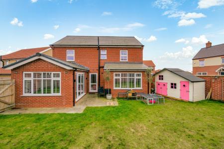 4 bedroom Detached house for sale in Malt Kiln Crescent, Horncastle, LN9