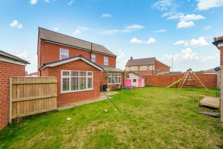 4 bedroom Detached house for sale in Malt Kiln Crescent, Horncastle, LN9