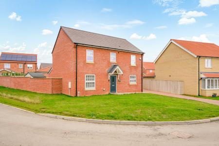 4 bedroom Detached house for sale in Malt Kiln Crescent, Horncastle, LN9