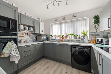 1 bedroom Detached bungalow for sale in Robinson Avenue, Alford, LN13