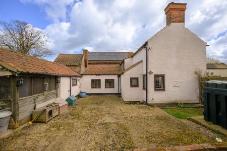 4 bedroom Detached house for sale in Main Road, Willoughby, LN13