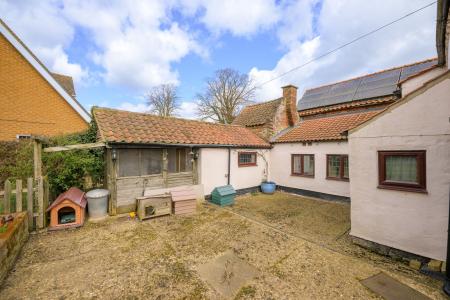 4 bedroom Detached house for sale in Main Road, Willoughby, LN13