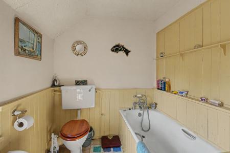 4 bedroom Detached house for sale in Main Road, Willoughby, LN13