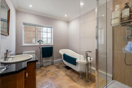 4 bedroom Detached bungalow for sale in Bond Hays Lane, Hagworthingham, PE23