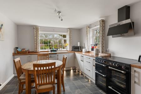 4 bedroom Detached bungalow for sale in Bond Hays Lane, Hagworthingham, PE23