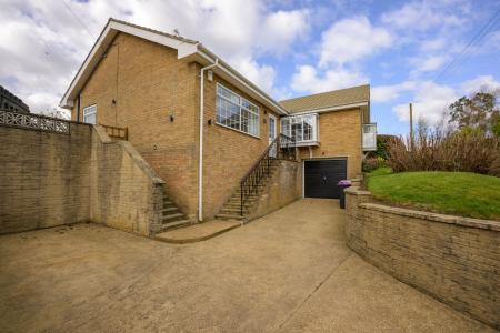 4 bedroom Detached bungalow for sale in Bond Hays Lane, Hagworthingham, PE23