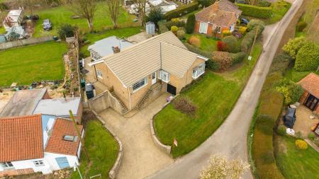 4 bedroom Detached bungalow for sale in Bond Hays Lane, Hagworthingham, PE23
