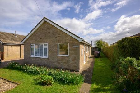 2 bedroom Detached bungalow for sale in Cul De Sac, Stickford, PE22