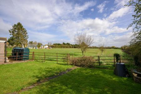 2 bedroom Detached bungalow for sale in Cul De Sac, Stickford, PE22