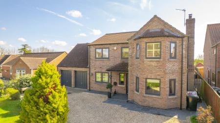 6 bedroom Detached house for sale in Cul De Sac, Stickford, PE22