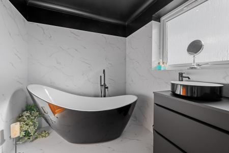 6 bedroom Detached house for sale in Cul De Sac, Stickford, PE22