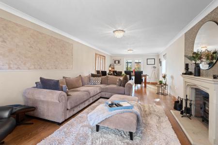 6 bedroom Detached house for sale in Cul De Sac, Stickford, PE22