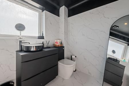 6 bedroom Detached house for sale in Cul De Sac, Stickford, PE22